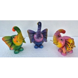 éléphant en fer multicolore